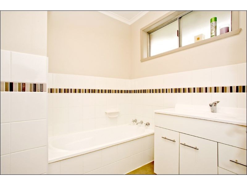 10 Turner Avenue, Lara VIC 3212