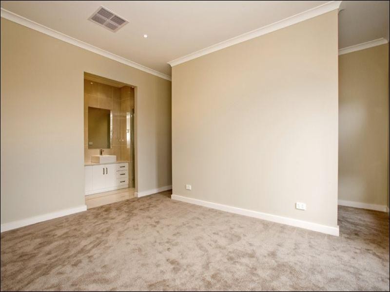 57 Moorhen Drive, Lara VIC 3212