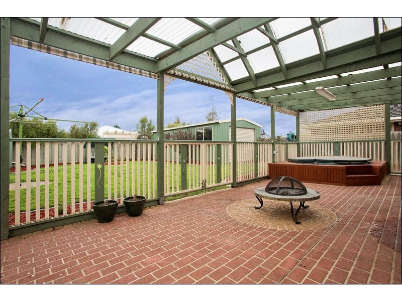 12 Misten Court, Lara VIC 3212