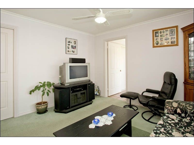 11 The Esperence, Lara VIC 3212