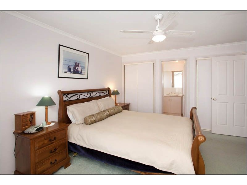 11 The Esperence, Lara VIC 3212