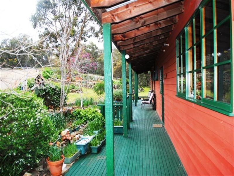 195 Demotts Road, Anakie VIC 3221