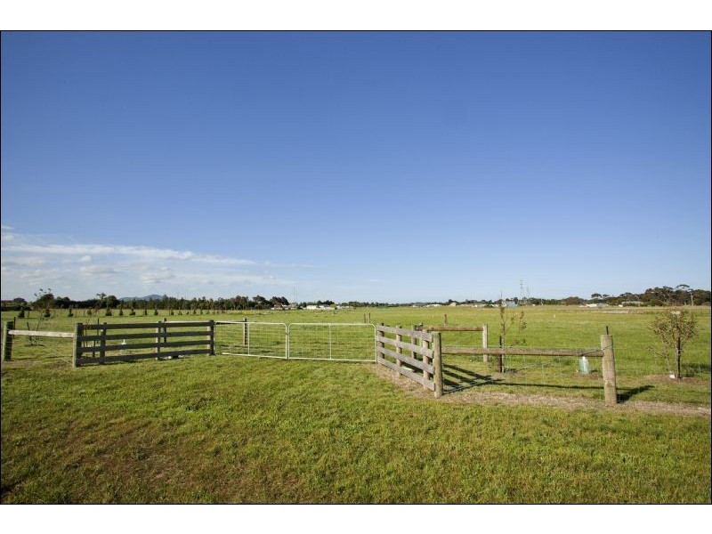 10 Links Street, Lara VIC 3212