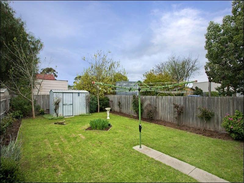 2/4 Haydn Street, Lara VIC 3212