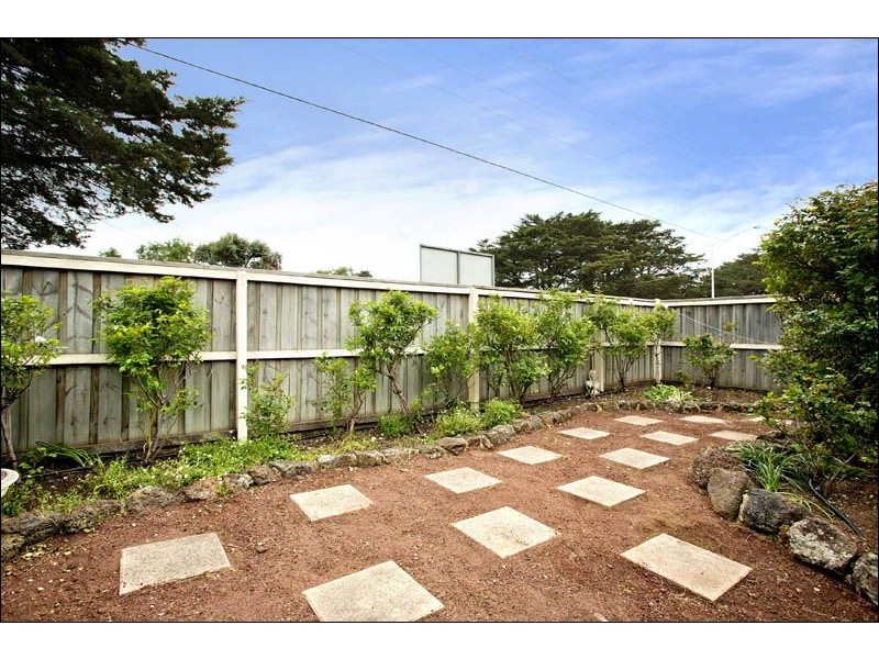 Unit 1/11 Walkers Road, Lara VIC 3212