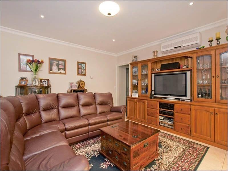18 Greenleaf Drive, Lara VIC 3212