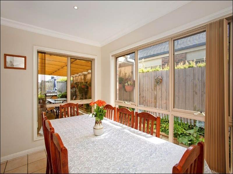 18 Greenleaf Drive, Lara VIC 3212