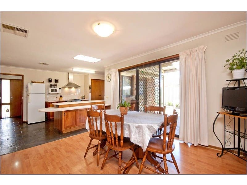 21 Smeaton Close, Lara VIC 3212