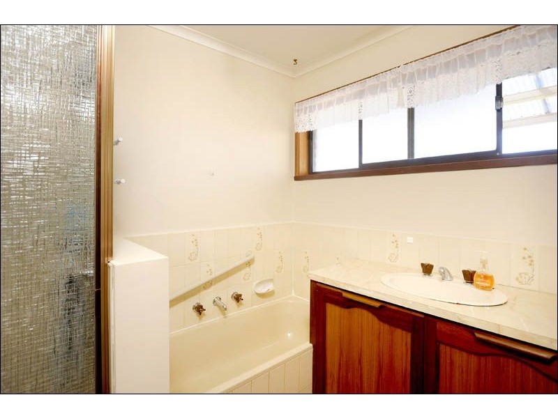 21 Smeaton Close, Lara VIC 3212