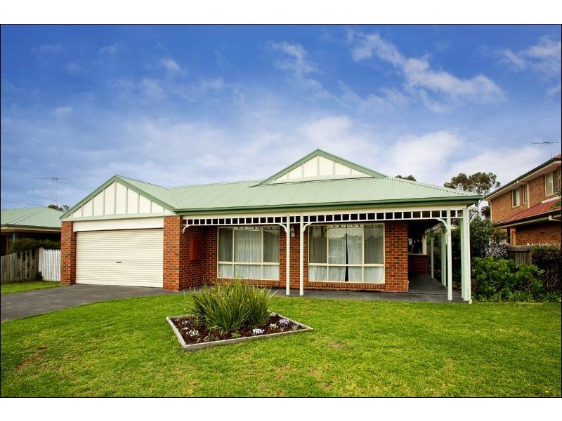 8 The Esperence, Lara VIC 3212