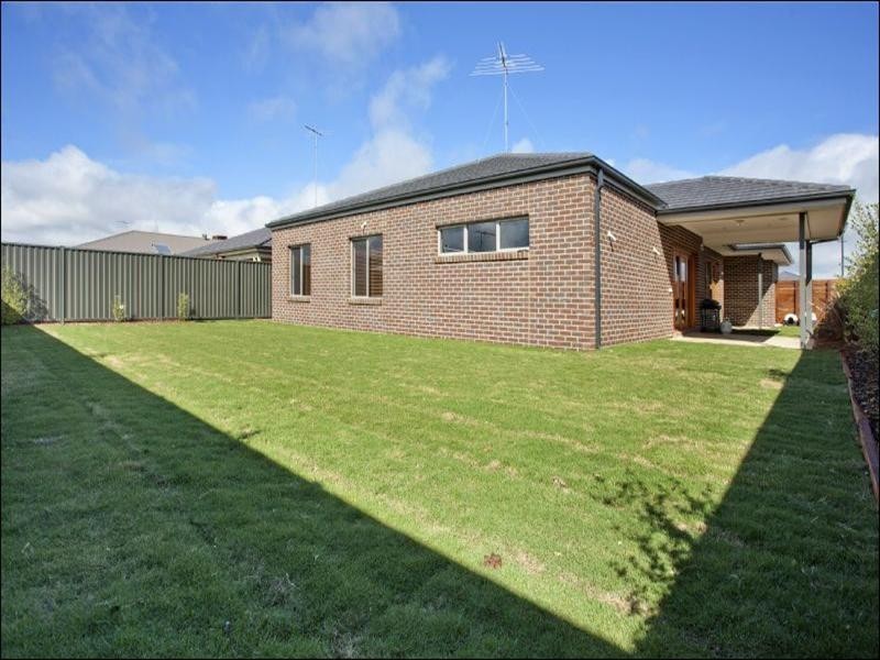 28 Springwater Drive, Lara VIC 3212