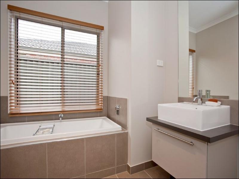 28 Springwater Drive, Lara VIC 3212