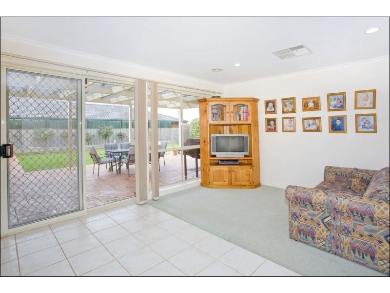 12 Canterbury Road East, Lara VIC 3212