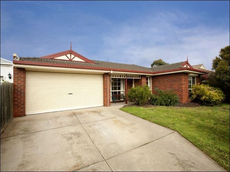 40 Young Street, Lara VIC 3212