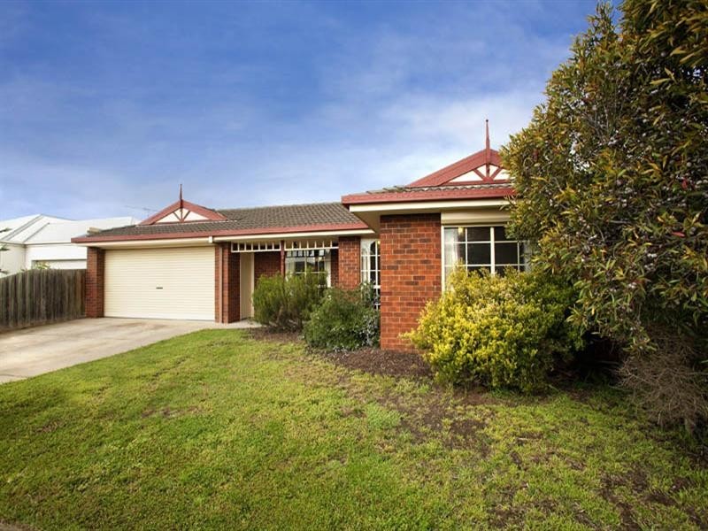 40 Young Street, Lara VIC 3212