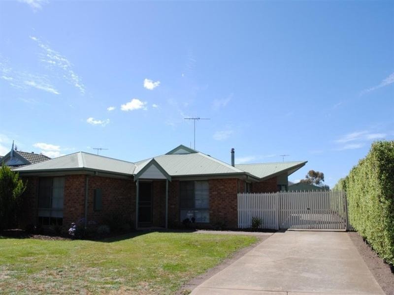 13 Sherwood Grove, Lara VIC 3212