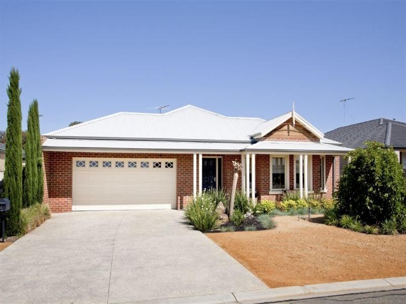 4 Nilaur Place, Lara VIC 3212
