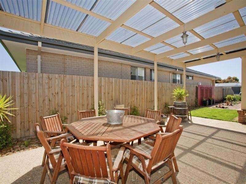 4 Nilaur Place, Lara VIC 3212