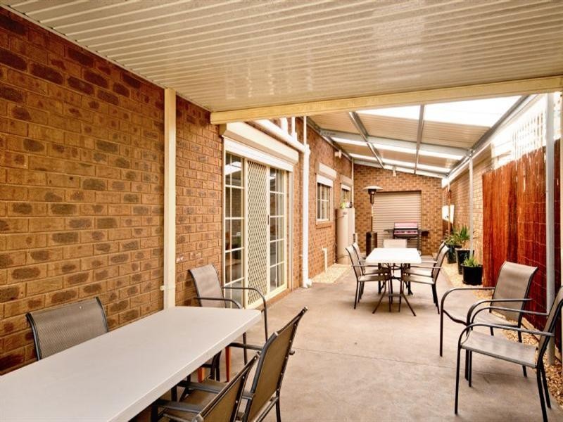 75 Cameron Crescent, Lara VIC 3212