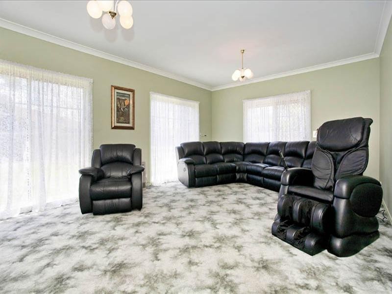 75 Cameron Crescent, Lara VIC 3212