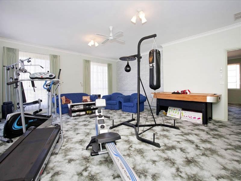 75 Cameron Crescent, Lara VIC 3212