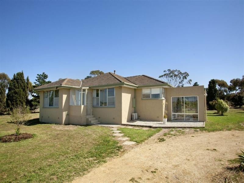 90 Cozens Road, Lara VIC 3212