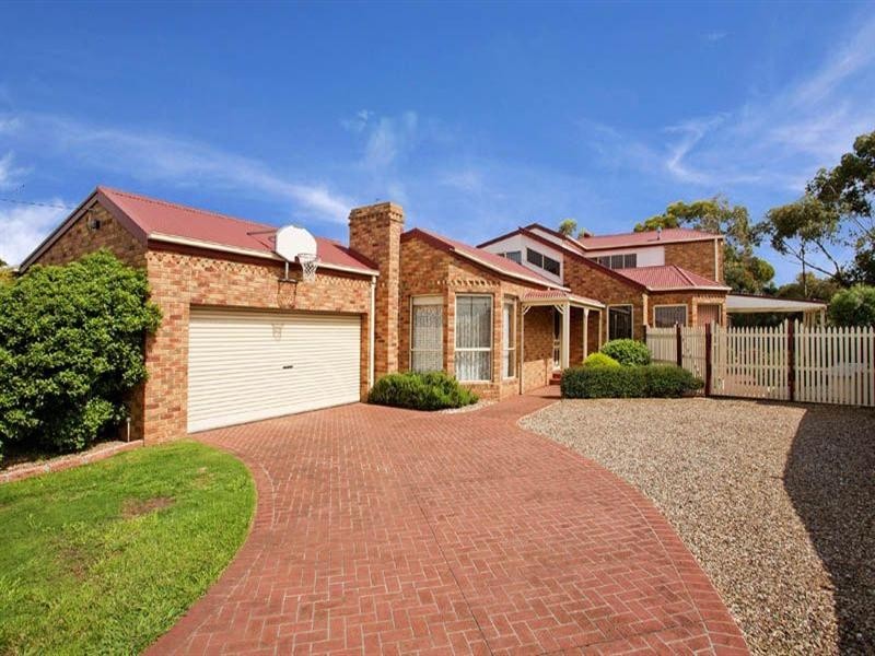 53 Cameron Crescent, Lara VIC 3212