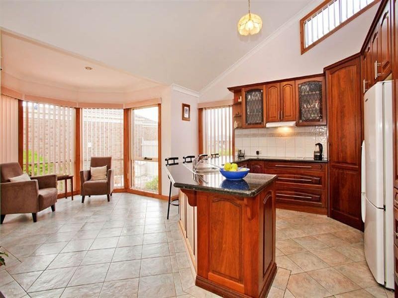 53 Cameron Crescent, Lara VIC 3212