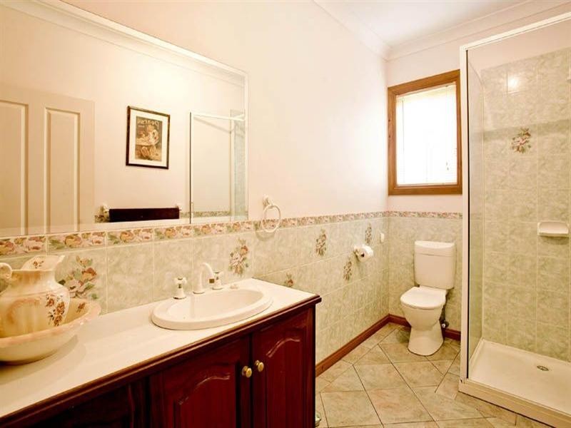 53 Cameron Crescent, Lara VIC 3212