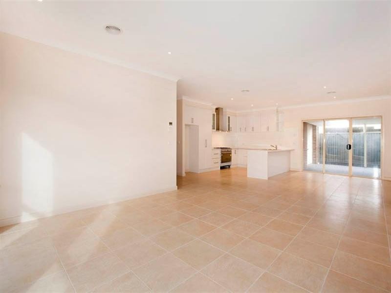 55 Moorhen Drive, Lara VIC 3212