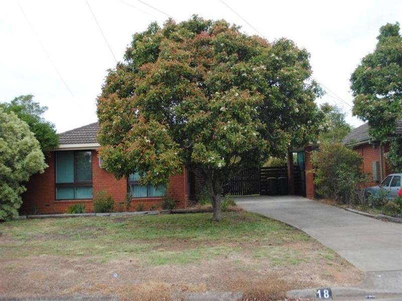 18 Sheeran Crescent, Lara VIC 3212