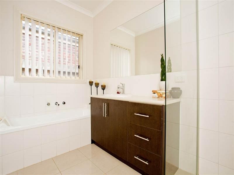 8 Wheat Court, Lara VIC 3212