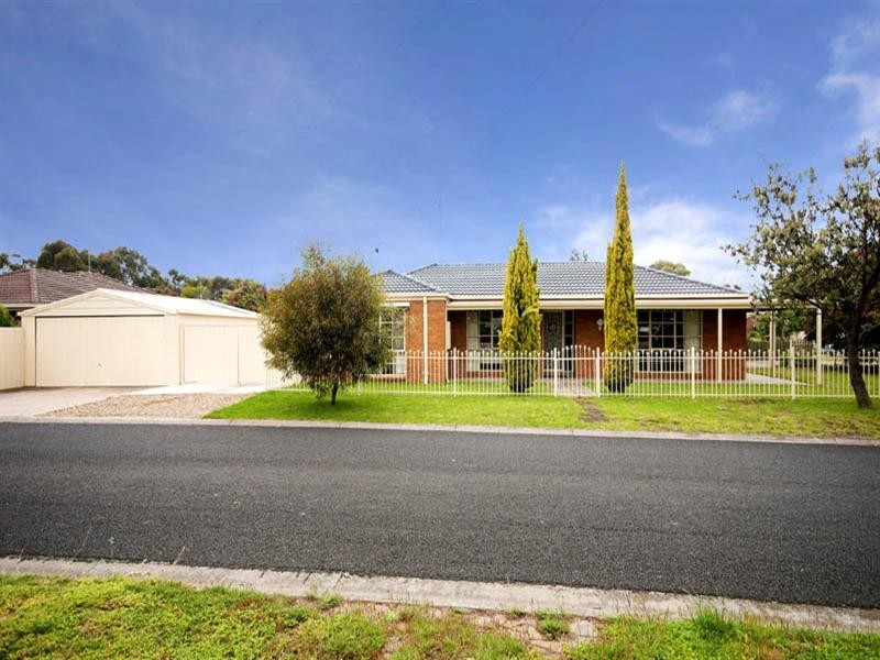 9 Brunel Close, Lara VIC 3212