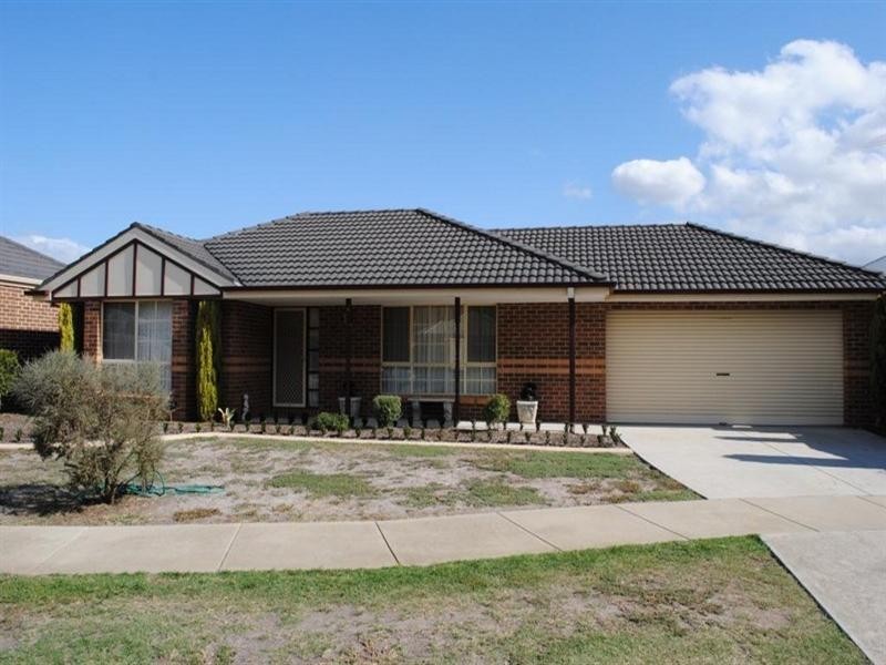 4 Galileo Close, Lara VIC 3212