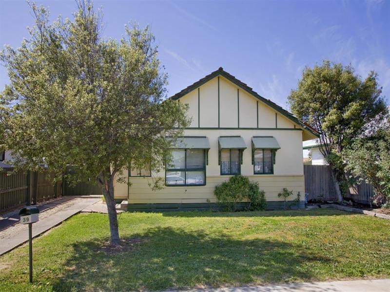 39 Swallow Crescent, Norlane VIC 3214