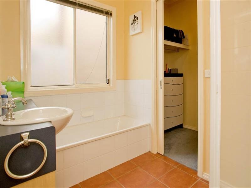 6 Francis Court, Lara VIC 3212