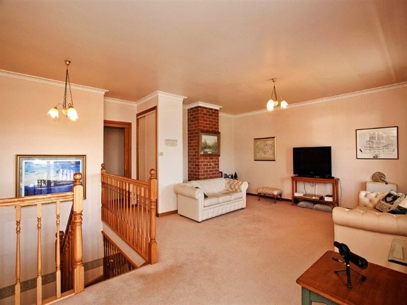 18 Scarlett Grove, Lara VIC 3212