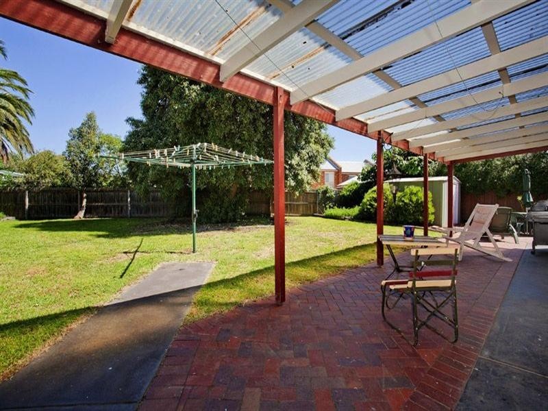 18 Scarlett Grove, Lara VIC 3212