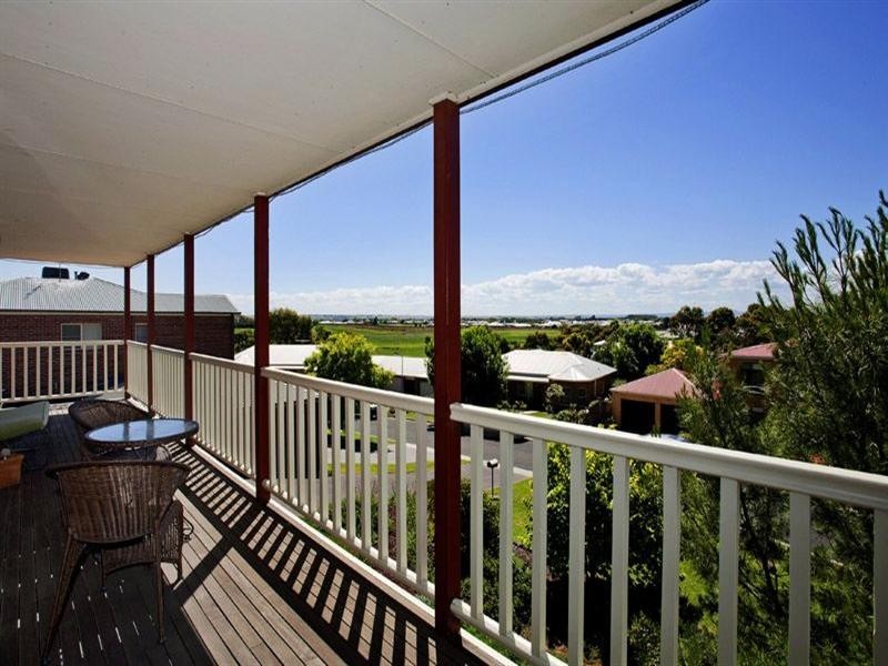 18 Scarlett Grove, Lara VIC 3212