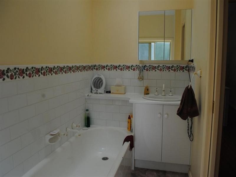 10 Fisher Street, Lara VIC 3212