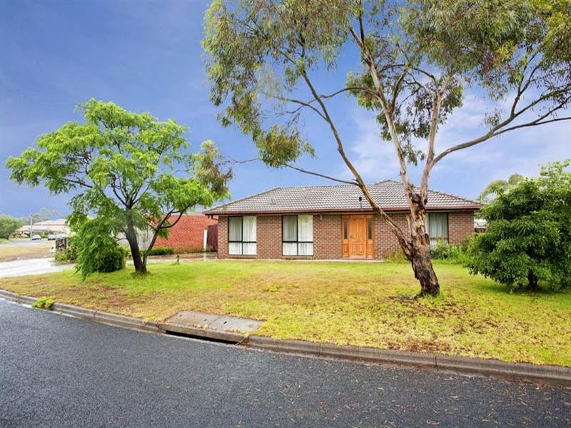 48 Cameron Crescent, Lara VIC 3212