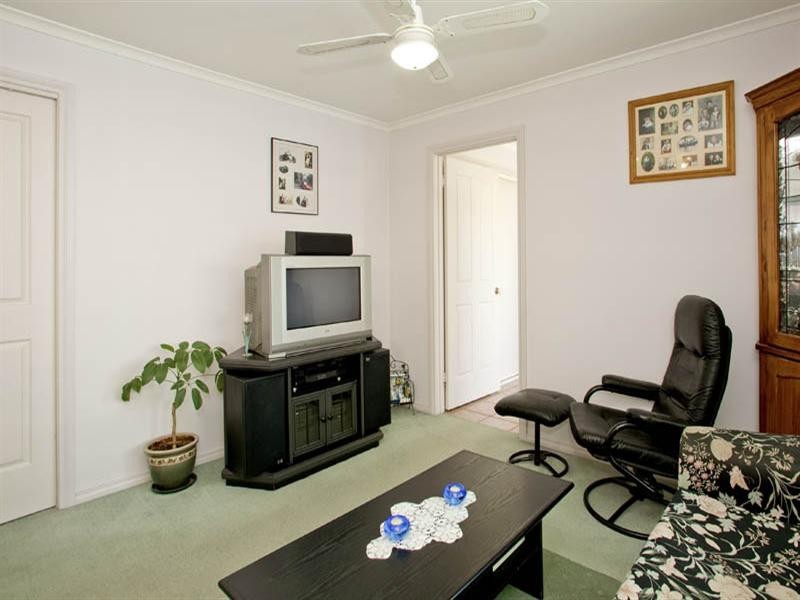 11 The Esperence, Lara VIC 3212