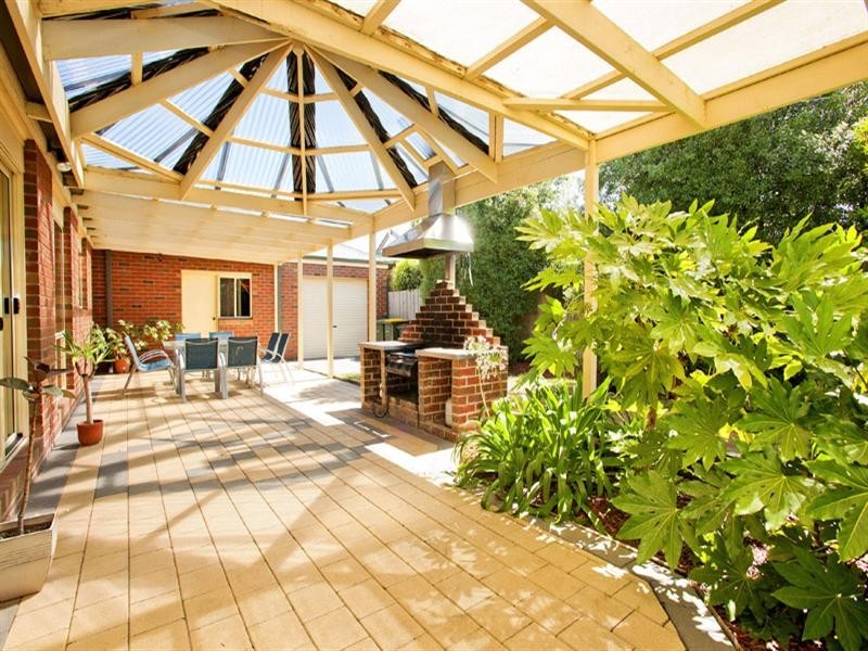 5 Lake Road, Lara VIC 3212