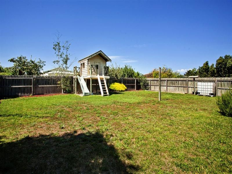 5 Lake Road, Lara VIC 3212