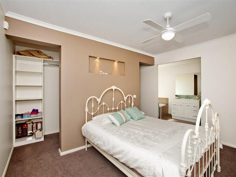 10 Grebe Court, Lara VIC 3212