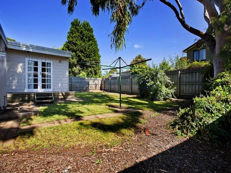 13 Wingara Avenue, Lara VIC 3212