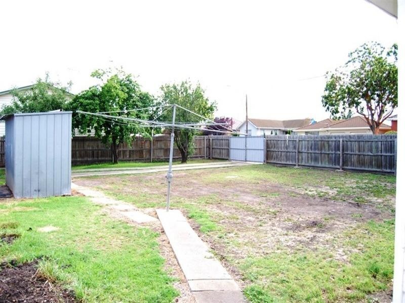 1 Gull Street, Norlane VIC 3214