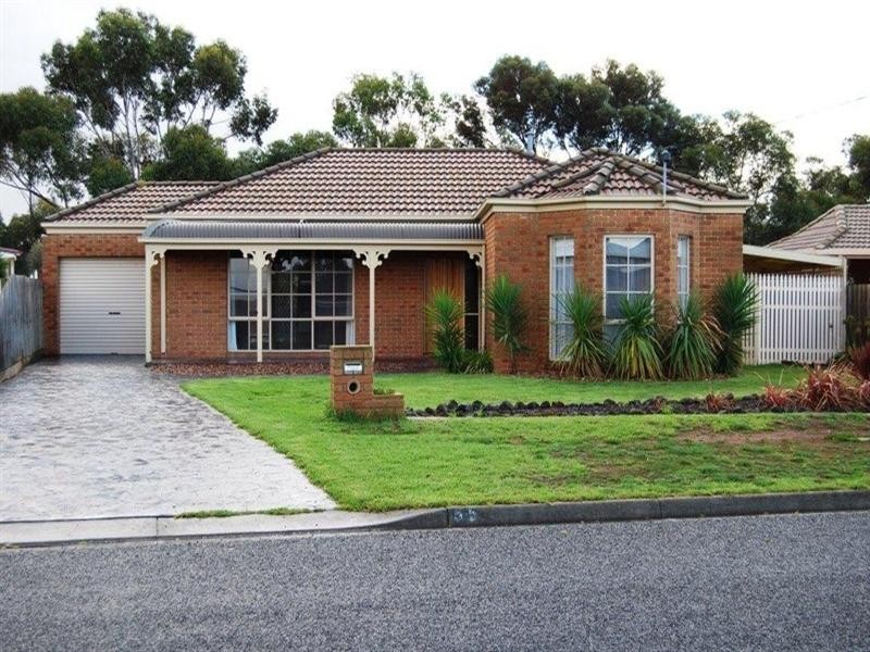 55 Cameron Crescent, Lara VIC 3212