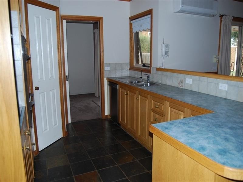 55 Cameron Crescent, Lara VIC 3212