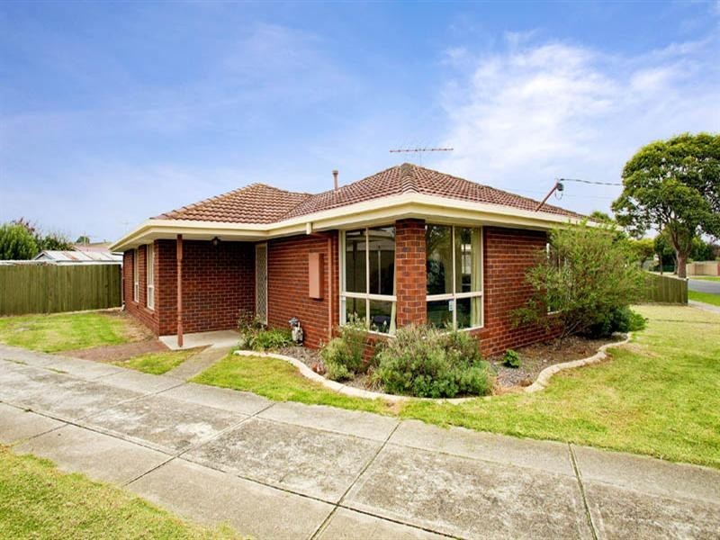 2 Bingara Avenue, Norlane VIC 3214